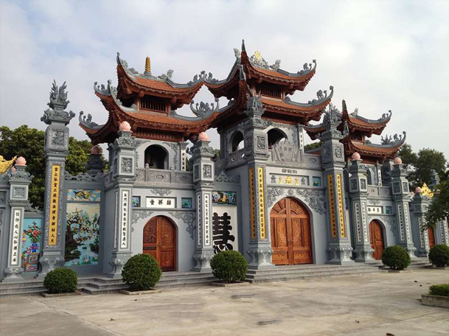 Cổng tam quan tại các đền, chùa