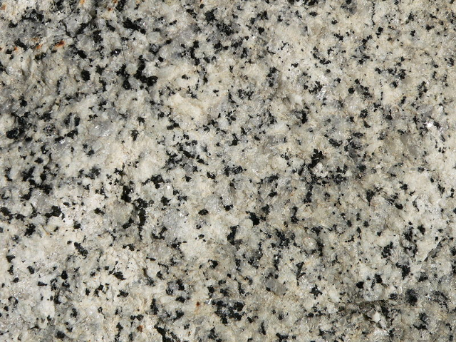 Đá granite chứa thành phần chính là khoáng chất Fenspat